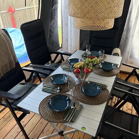 Przyczepa Coco Camp Z Klimatyzacja W Molo Surf Кемпинг