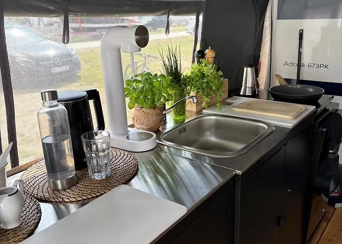 Camping Przyczepa Coco Camp Z Klimatyzacja W Molo Surf Jastarnia